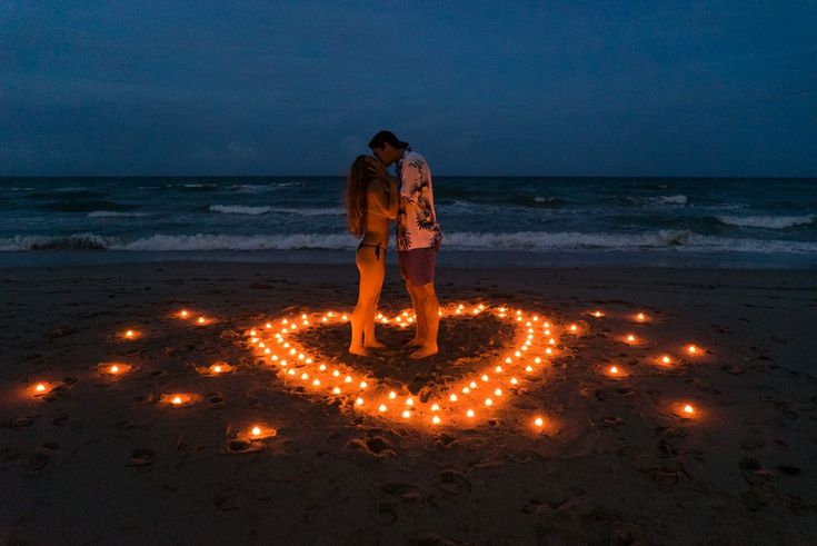 proposal ideas Proposal Ideas Beach, Romantic Ways To Propose, Birthday Surprise For Husband, Proposal Photoshoot, Wedding Fotos, Proposal Pictures, Proposal Planning, Beach Proposal, Ways To Propose