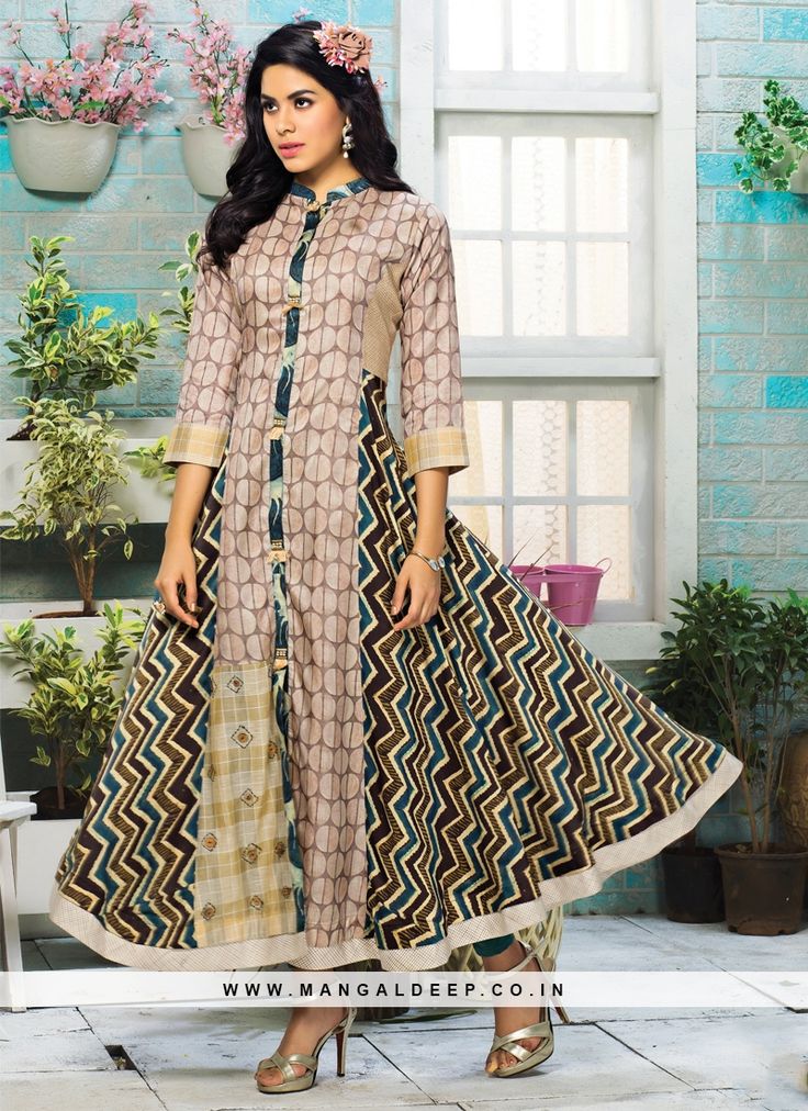 Denim Dress Style, Kurti Styles, Printed Kurtis, Indian Ethnic Wear For Women, Long Gown Design, Dress Pesta, Ethnic Wear For Women, Indian Designer Suits, Kurti Patterns