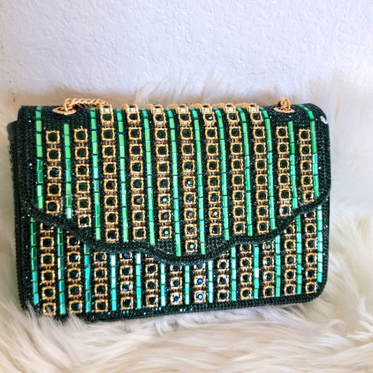 Brazilian Beaded Handbag. So Beautiful. Leaf Green And Gold. Beeded Hand And Chain Hand. Luxury Beaded Clutch Shoulder Bag, Beaded Evening Crossbody Bag, Evening Beaded Crossbody Bag, Luxury Beaded Shoulder Bag For Fashion, Glamorous Green Clutch Bag, Beaded Shoulder Bag Clutch, Beaded Crossbody Shoulder Bag For Evening, Beaded Shoulder Evening Bag, Rectangular Sequin Bag For Evening