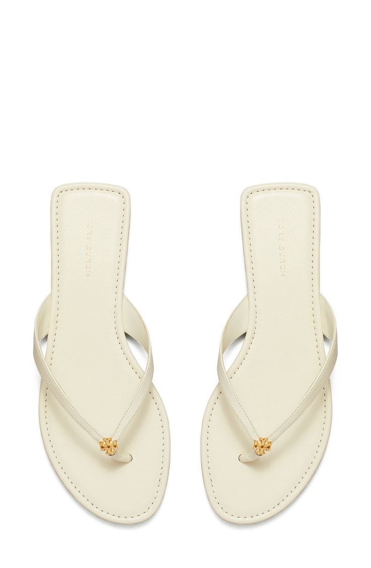 Signature logo hardware details the toe post of a versatile flip flop that will complement your warm-weather style. Flat sole Leather or synthetic upper/leather lining and sole Imported Cute Summer Shoes For Women, Women’s Sandals, Tory Burch Sandals Outfit, Preppy Sandals, Cute Sandals For Summer, Flip Flop Heels, White Sandals Flat, Summer Sandles, White Flat Sandals