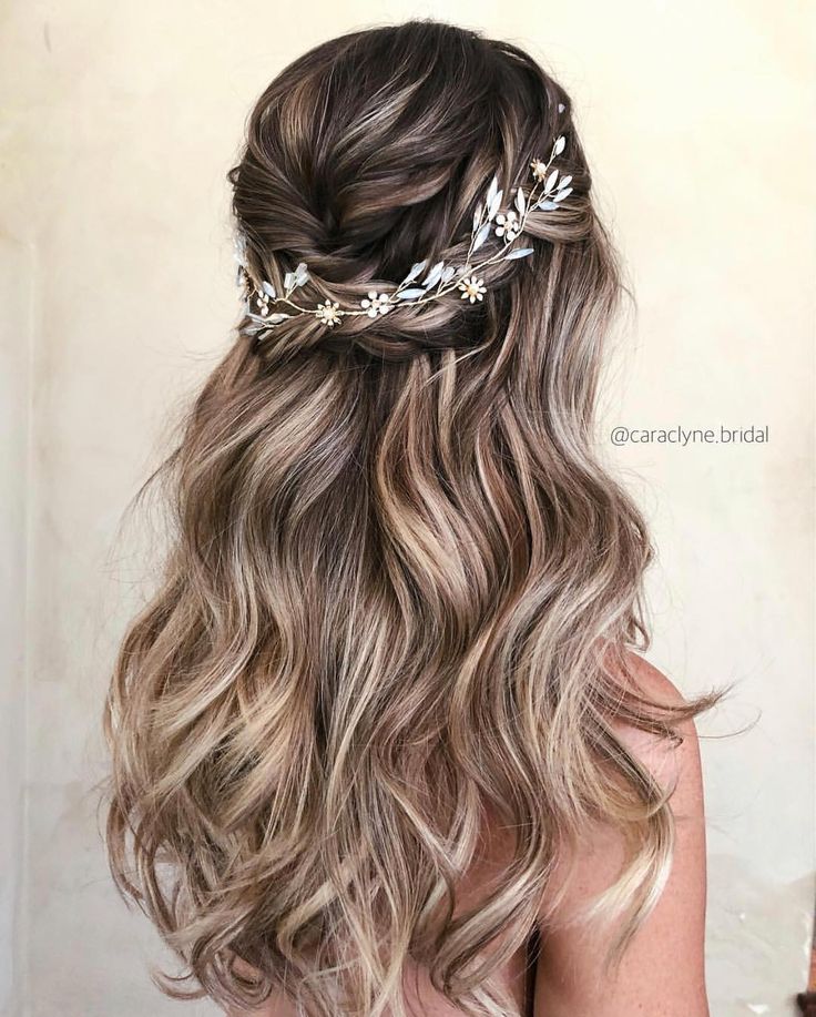 Penteados semipresos: 80 ideias lindas e tutoriais para fazer sozinha Half Up Wedding, Messy Wedding Hair, Wedding Hair Half, Kid Bedroom, Best Wedding Hairstyles, Wedding Hair Inspiration, Wedding Hair Down, Wedding Hairstyles Updo, Wedding Hairstyles For Long Hair