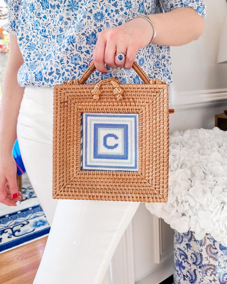 Needlepoint Wicker Bag Launch Needlepoint Clutch, Needlepoint Bag, Needlepoint Monogram, Needlepoint Ideas, Wicker Bags, Shoe Pattern, Needlepoint Patterns, Straw Bags, Needle Point