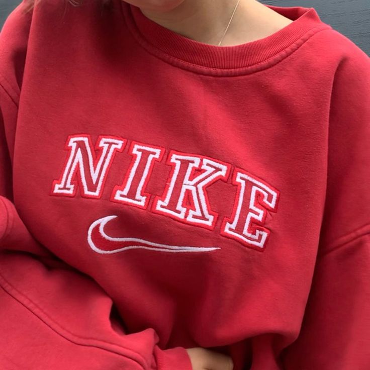 Designer Crewneck, Red Hoodie Outfit, Red Nike Hoodie, Embroidery Personalized, Sweatshirts Nike, Sweater Nike, Nike Clothing, Personalized Clothing, Vintage Nike Sweatshirt