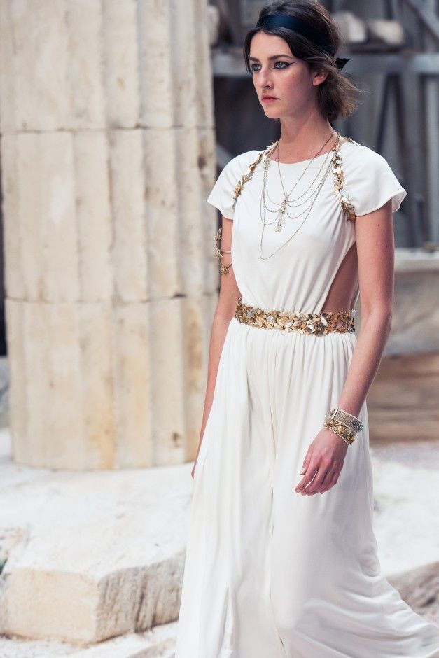 . Greek Fashion Modern, Greek Inspired Fashion, Ancient Greece Clothing, Ancient Greek Dress, Greek Outfit, Greek Style Dress, Greece Dress, Greek Dress, Greece Outfit