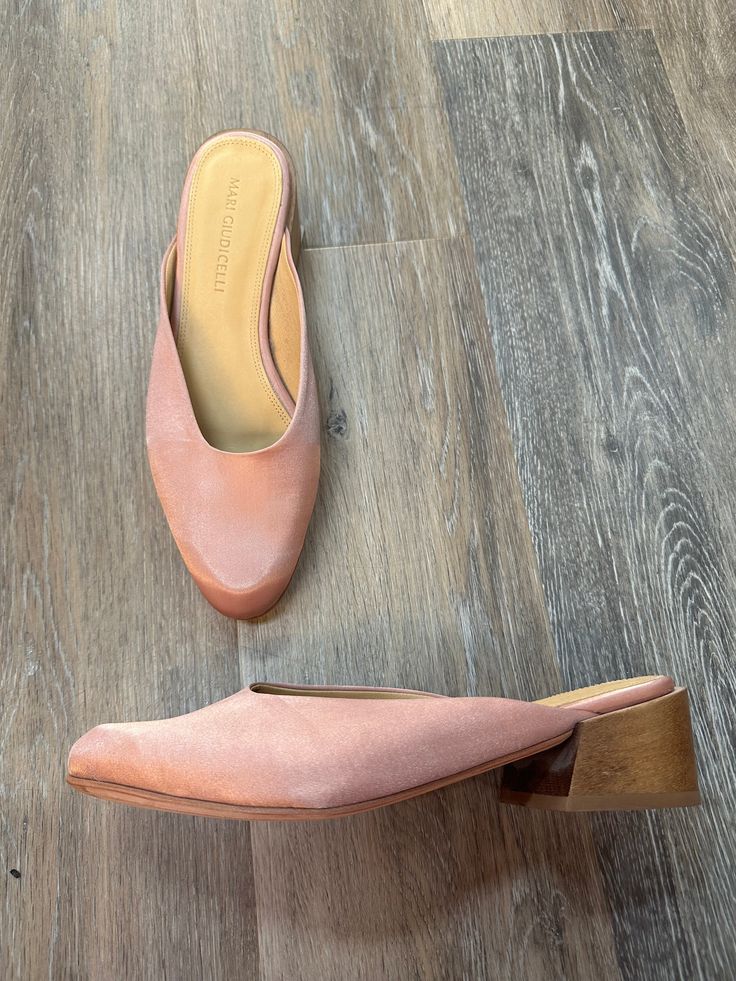 Brand: Mari Giudicelli Style: SHOES DESIGNER Color: LIGHT PINK Size: 8 Other Info: MARI GIUDICELLI - SIZE 38. Model Number: LEBLON MULES SKU: 137-13745-279480 CONDITION: GENTLY USED Casual Pink Heels With Padded Heel, Casual Pink Heels Medium Width, Casual Pink Medium Width Heels, Pink Flat Heel Mules For Summer, Slip-on Heels With Rubber Sole For Spring, Spring Slip-on Heels With Rubber Sole, Casual Red Slip-on Heels With Sculpted Heel, Casual Pink Round Toe Heels, Casual Spring Heels With Almond Toe