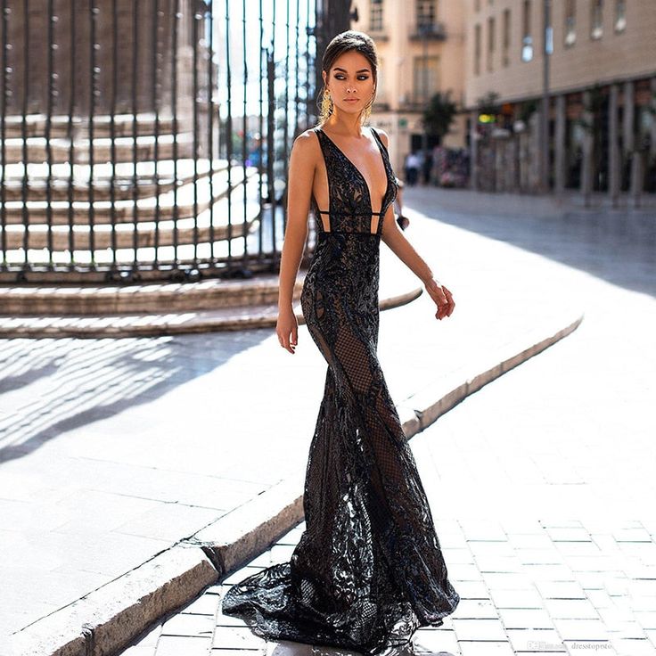 Black / 2 - Sofia Black Mermaid Sequin Gown – SunsetFashionLA Black Mermaid Gown, Black Sequin Gown, Sequins Gown, Wedding Dress Black, Glamorous Evening Dresses, Chique Outfit, Dress Display, Formal Party Dress, Sequin Gown