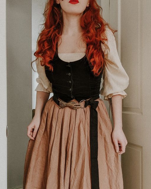 Rachel Maksy, Ren Faire Outfits, Ren Faire Costume, Fair Outfits, Fest Outfits, Stylish Fall Outfits, Retro Pin Up, Medieval Clothing, Elevate Your Look