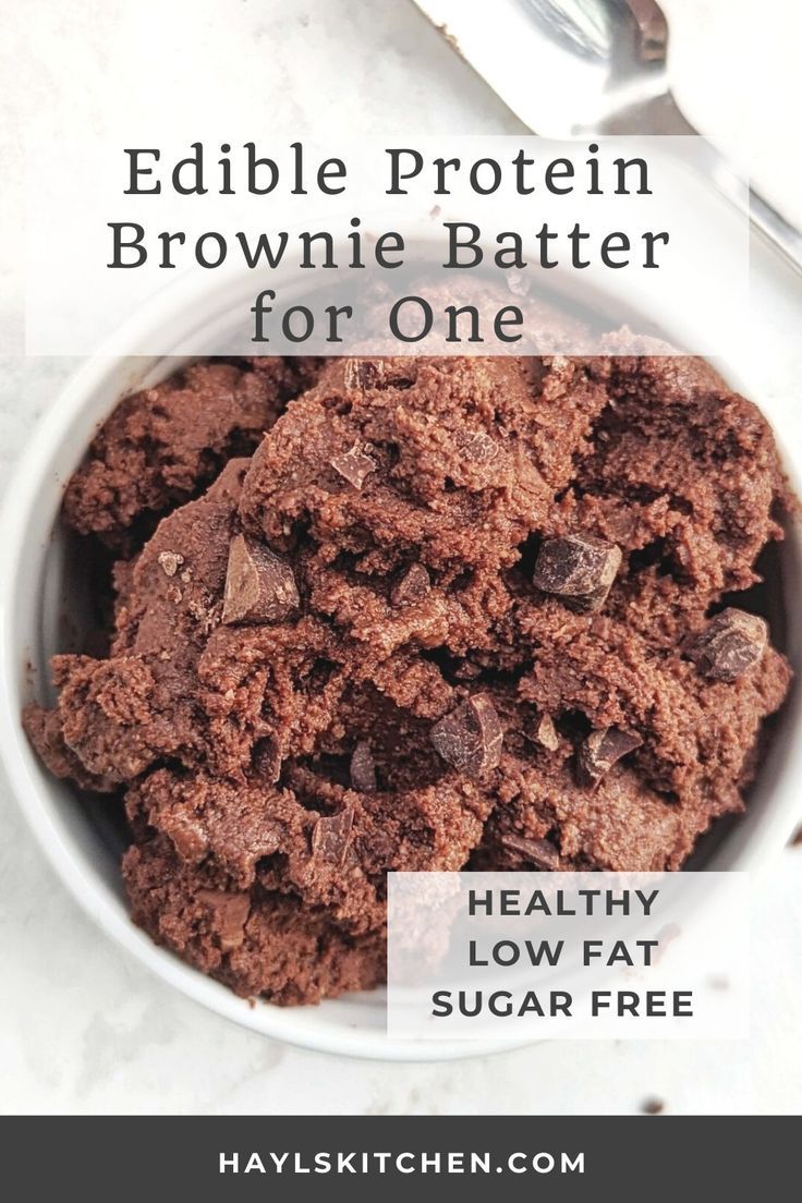 Quick and easy no bake Edible Protein Brownie Batter for one made in under 2 minutes! This single serve chocolate protein brownie batter uses protein powder for a sweetener, is gluten free, Vegan and an overall healthy snack, dessert or post workout treat. Brownie Batter For One, Protein Brownie Batter, Protein Powder Brownies, Dessert With Chocolate, Healthy Protein Desserts, Protein Dessert Recipes, Protein Brownie, Low Calorie Protein, Dairy Free Brownies