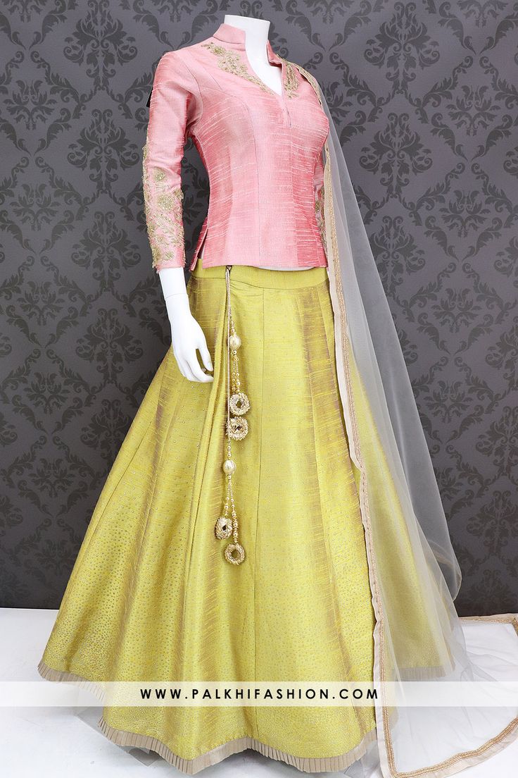 Latest Lehenga Blouse Designs, Lengha Blouse Designs, Palkhi Fashion, Long Blouse Designs, Choli Dress, Lehnga Dress, Lehenga Blouse Designs, Indian Saree Blouses Designs, Choli Designs