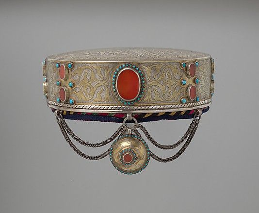 Crown Hat, New York Museums, Historical Jewellery, Chain Loop, Ancient Jewelry, Crown Jewels, Central Asia, Traditional Jewelry, Tiaras And Crowns