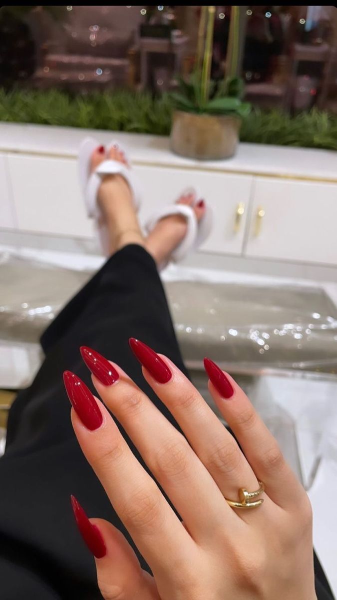 Kutek Disney, Red Acrylic Nails, Nagel Tips, Smink Inspiration, Makijaż Smokey Eye, Burgundy Nails, Red Nail, Xmas Nails, Manicure Y Pedicure