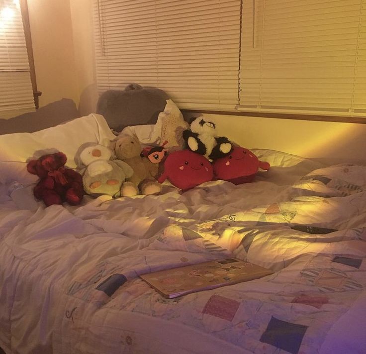 a bed with a bunch of stuffed animals Beds With Stuffed Animals, Cozy Bed With Stuffed Animals, Bed With A Lot Of Stuffed Animals, Weighted Stuffed Animal Aesthetic, Beds With Plushies, Room Ideas Stuffed Animals, Bed With Plushies Aesthetic, Bed With Lots Of Stuffed Animals, Stuffed Animals Bedroom