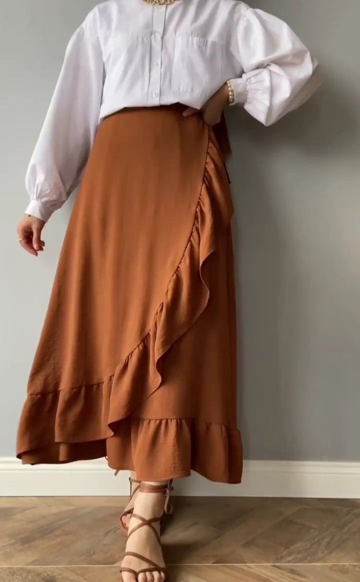 Fall Outfit Skirt, Skirt Outfits For Fall, Skirt Outfits Spring, Skirt Fall Outfits, Fall Outfits Skirt, Winter Skirt Outfits, Skirts Aesthetic, Outfit Ideas Skirt, Outfits Skirts