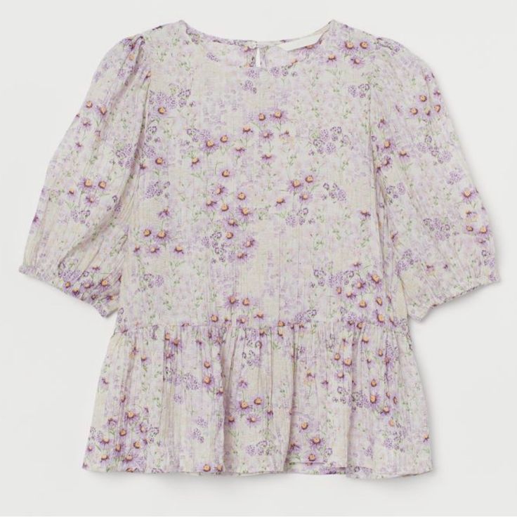 H&M Womens Floral Lavender Peplum Blouse | New Without Tags Reposhing This Item I Purchased From @Sarah_duby. Loved It, And It Is Slightly Too Small On Me. I Feel Like It Would Look Best On Someone Who Is A True Size Medium, Or Who Is A True Size Large With An A Or B Chest. Questions? Leave A Comment Below! *** Bundle 3 Or More Items From My Closet To Save $$$. *** If Gifting Items From Purchase, I Can Gift Wrap At Your Request. Casual Lavender Blouse With Floral Print, H&m Short Sleeve Blouse For Summer, Lavender Ruffled Tops For Spring, H&m Short Sleeve Summer Blouse, Purple Summer Blouse For Brunch, Summer Purple Blouse For Brunch, Spring Lavender Ruffled Tops, Chic Floral Print Blouse By H&m, Chic H&m Blouse With Floral Print