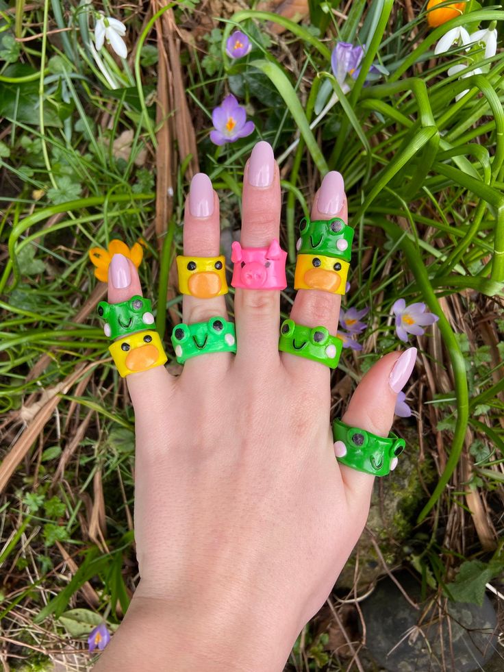 say hello to the new cutest rings about, adorable animals that can be made to size to fit perfectly!  check out page 2 for even for animal choices😁 Rings Cute, Heart Band, Polymer Clay Animals, Clay Animals, Animal Rings, Cute Rings, Personalized Rings, Beaded Rings, Adorable Animals