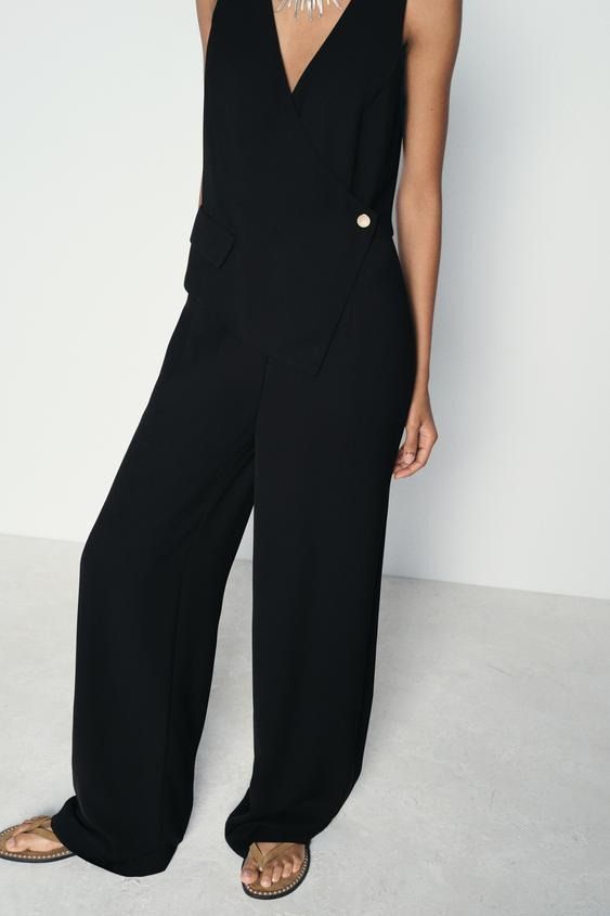 MACACÃO COLETE ASSIMÉTRICO - Preto | ZARA Estados Unidos Elegant Wide Leg Jumpsuits And Rompers With Pockets, Elegant Asymmetrical Hem Work Pants, Chic Formal Jumpsuits And Rompers With Pockets, Asymmetrical Jumpsuits And Rompers For Summer Workwear, Asymmetrical Summer Jumpsuits And Rompers For Work, Elegant Wide Leg Strapless Jumpsuit For Work, Elegant Strapless Wide-leg Jumpsuit For Work, Elegant Strapless Jumpsuit For Work, Chic Workwear Overalls