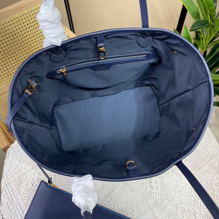 Size: 31cm*28cm*14cm It comes with Dust box, Care manual, Tag, and Paper bag. Large Designer Shoulder Bag With Large Capacity, High-end Blue Box Bag For Daily Use, High-end Blue Box Bag For Everyday Use, High-end Blue Tote Box Bag, High-end Large Shoulder Bag For Everyday Use, High-end Large Bag For Daily Use, High-end Large Bags For Daily Use, High-end Blue Tote Shoulder Bag, High-end Bucket Bag Tote With Large Capacity