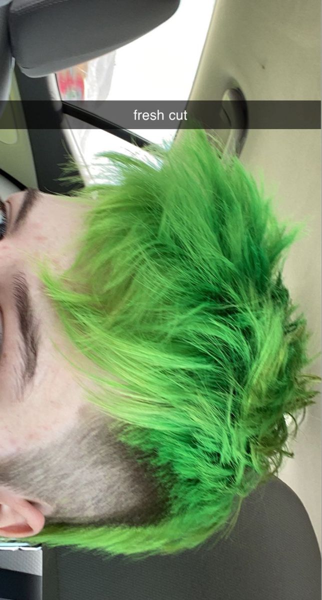 Mens Alt Mullet, Lime Green Hair Men, Colored Hair Ideas Men, Green Short Hair Men, Mens Green Hair, Neon Hair Color Ideas Short, Womens Mohawk Short, Colored Hair For Men, Green Hair Color Men