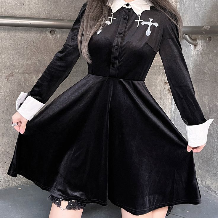 Color: BlackMaterial: Polyester Size Length(cm)(inch) Bust(cm)(inch) Waist(cm)(inch) S 83/32.67 88/34.64 68/26.77 M 85/33.46 93/36.61 73/28.74 L 87/34.25 98/38.58 78/30.70 Y2k Dress, Short Hair Wigs, Gothic Outfits, Wig Accessories, Lolita Dress, Curled Hairstyles, Outfits Aesthetic, Winter Coat, Wig Hairstyles