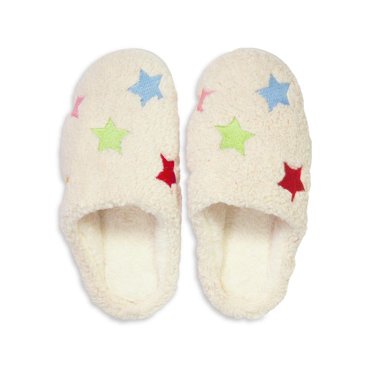 white Comfy Accessories, Big Little Basket, Fun Slippers, Cozy Slippers, Dr Shoes, Spa Set, Cute Slippers, Shoe Wishlist, Slippers Cozy