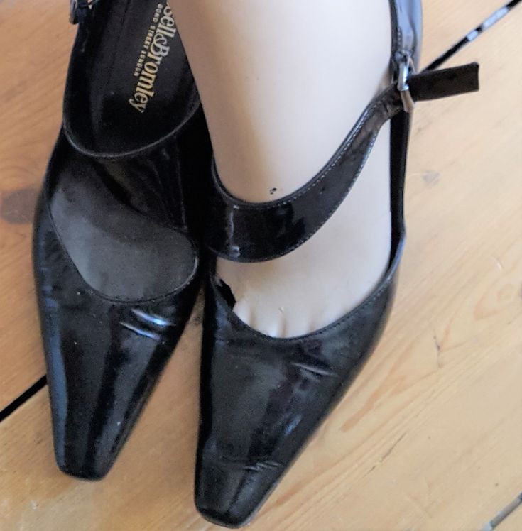 Pretty shoes 1980s black shoes russell and bromley  good worn condition unusual design Metalic Shoes, Russell And Bromley, Silver Low Heels, Black Runway, Silver Glitter Heels, Gold Evening Bag, Black Patent Leather Shoes, Vintage Pumps, Metallic Shoes