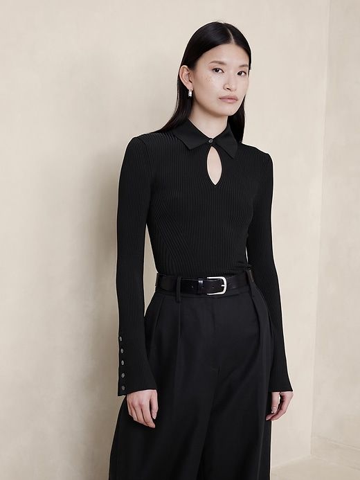 Jennie Ribbed Keyhole Polo | Banana Republic All Black Professional Outfits, Black Blouse Outfit, Goth Outfit Ideas, Business Professional Outfits, 2024 Outfits, Style Mistakes, Professional Outfits, Edgy Outfits, Polo Collar