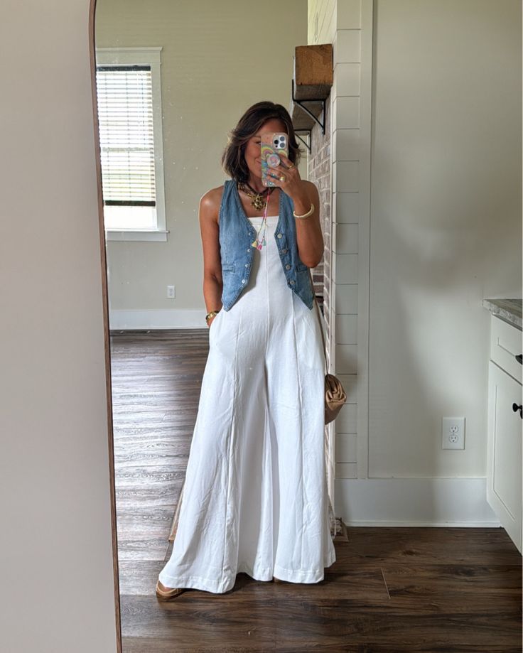 Shop Kamora One-Piece and other curated products on LTK, the easiest way to shop everything from your favorite creators. One Piece Outfit, White Pants, Boho Chic Fashion, Spring Summer Outfits, Outfits Casuales, Denim Vest, Simple Outfits, Look Fashion, Boho Outfits