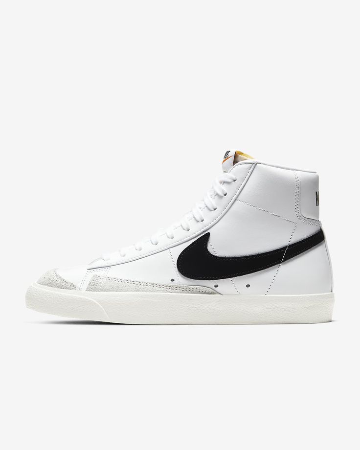 Nike Blazer Mid '77 Women's Shoe. Nike AU Nike Blazer Mid 77 Women, Blazer Mid 77 Vintage, Dr Shoes, Nike Blazer Mid 77, Baskets Nike, Nike Blazer Mid, Look Retro, Nike Blazers Mid, Most Comfortable Shoes