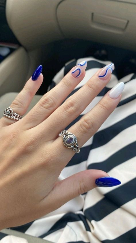 Casual Nails, Coron, Nails Desing, Chic Nails, Short Acrylic Nails, Cute Acrylic Nails, Acrylic Nail Designs, Nails Inspo, Blue Nails