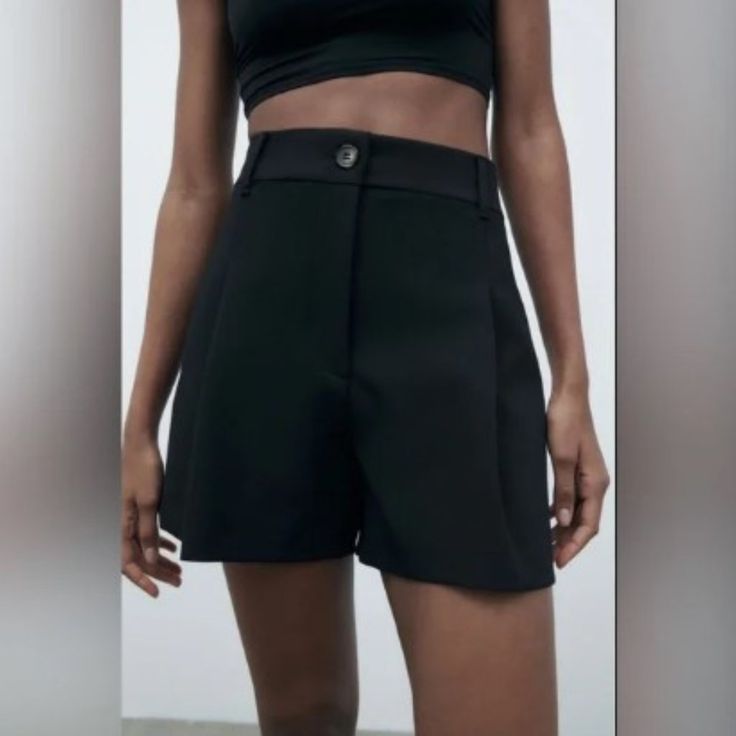 Zara Black Pleat Detail High Waist Shorts Brand New With Tags Size Large Trendy Black Cropped Pants, Trendy Black Short Pants, Black Short Pants For Spring, Trendy Black Short Length Pants, Black Spring Season Shorts, Black Short Leg Pants For Spring, Chic Black Wide Leg Shorts, Black Shorts For Going Out, Chic Black Wide-leg Shorts