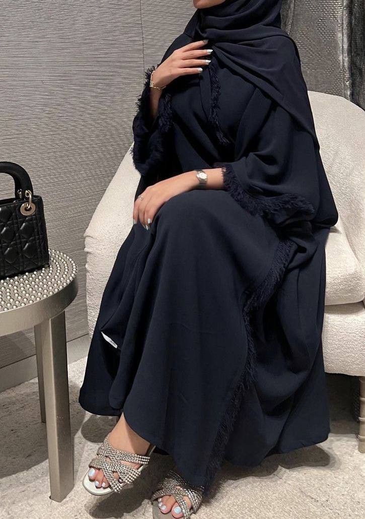 Black Abaya Aesthetic, Black Abaya Outfit, Abaya Pics, Abaya Style Dubai, Abaya Photography, Hijabi Dubai, Abaya Designs Dubai, Khaleeji Abaya, Black Abaya Designs