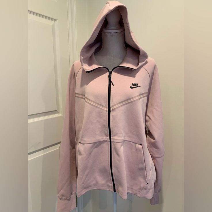 Nike Tech Fleece. Brand New, With Tags. Women’s Size Xxl Tall. Dusty Pink Color. Women Nike Tech, Dusty Pink Color, Tops Nike, Nike Tech Fleece, Nike Tech, Tech Fleece, Nike Tops, Dusty Pink, Pink Black