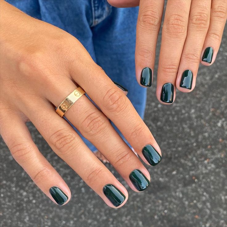 Dark Green Summer Nails, Dark Summer Nails Colors, Summer Dark Nails, 2024 Nail Colors, Dark Summer Nails, Mini Nails, Pamper Days, Cute Nail Colors, August Nails