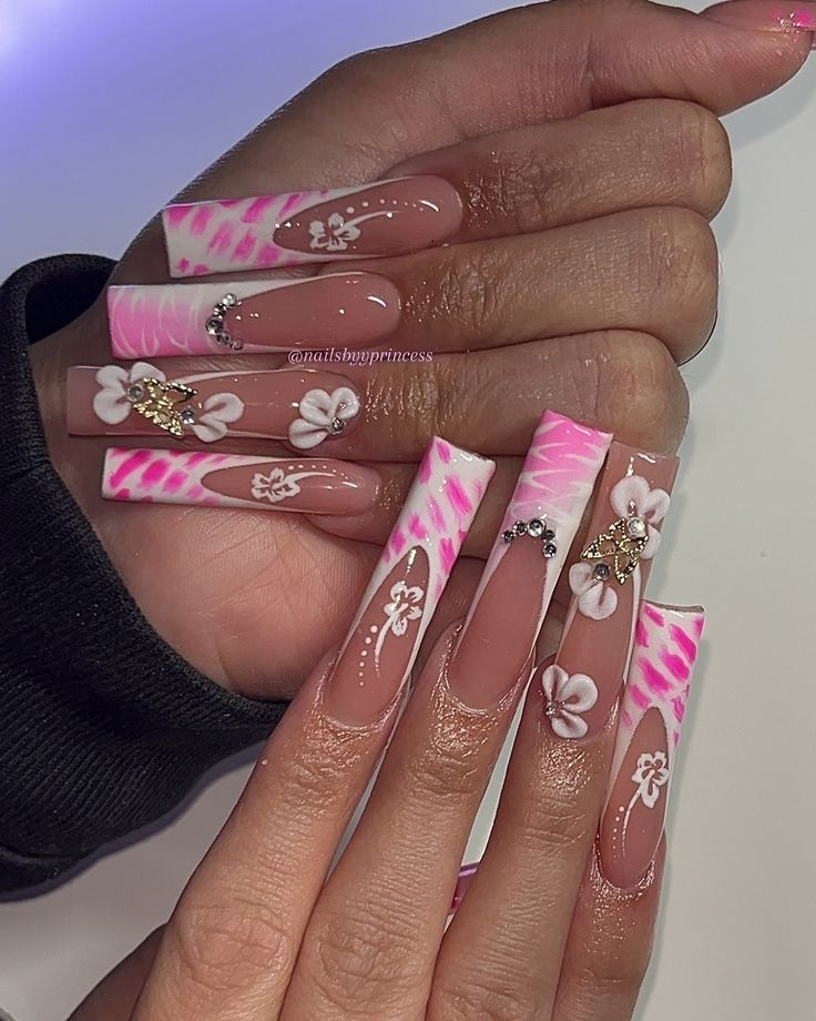 THE nail tech 💋💅🏼💕 #losangeles #losangelesnails #losangelesnailtech #nailtech #nailtechnician #nailtechproblems #nailsnailsnails #nail #nailart #nails2inspire Cute Nail Tech Wallpaper, Nail Tech Aesthetic Wallpaper, Tech Aesthetic Wallpaper, Unique Nail Tech Names, Press On Nails Aesthetic, Fully Booked Nail Tech, Nail Tech Aesthetic, Everything You Need To Be A Nail Tech, Nail Tech Memes Truths