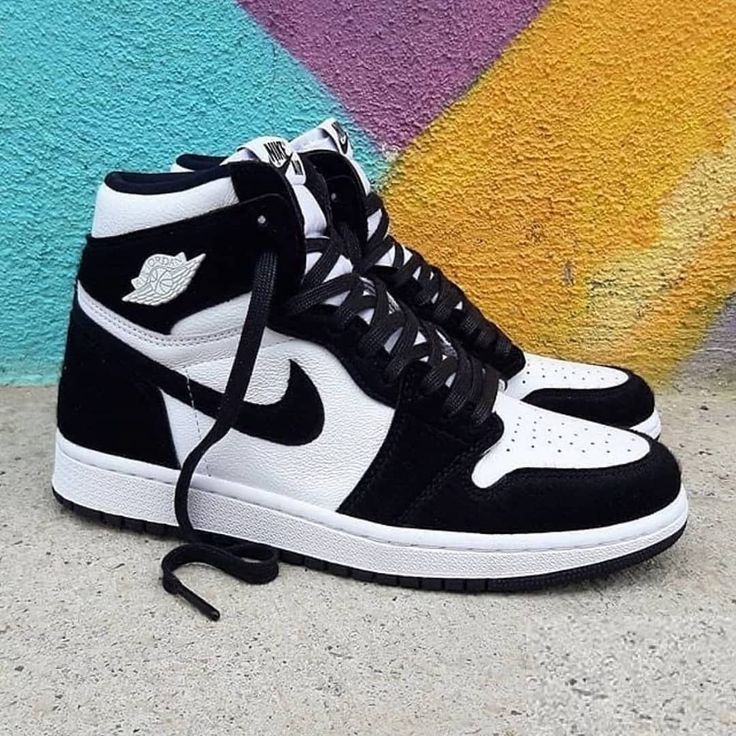 Trendy Nike Sneakers For Streetwear, Trendy Nike Custom High-top Sneakers, Trendy Black Mid-top Custom Sneakers, Trendy Custom Sneakers With Gum Sole For Streetwear, Sepatu Air Jordan, Trendy Shoes Sneakers, White Nike Shoes, Nike Shoes Girls, Jordan Shoes Girls