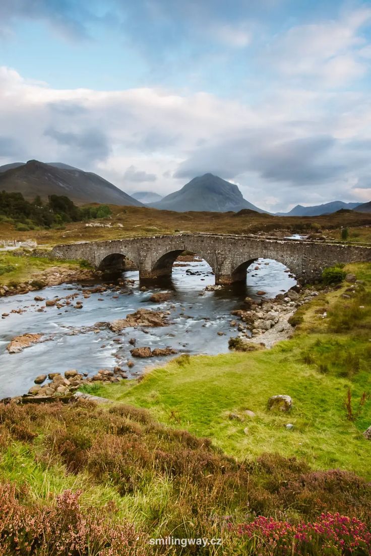 In the waters of north-west Scotland lies the Isle of Skye, an oasis of rugged beauty and deeply rooted Gaelic heritage. With its impressive cliffs, captivating landscapes and picturesque coastal villages, Skye is a charming blend of nature, culture and history. Here’s a list of the best things to do on the Isle of Skye. | skye island travel | sky island aesthetic Scotland Isle Of Skye, Scotland Highlands Aesthetic, Isle Of Skye Aesthetic, Scotland Countryside, Skye Island, Scotland Scenery, Skye Island Scotland, West Scotland, Scotland Photos