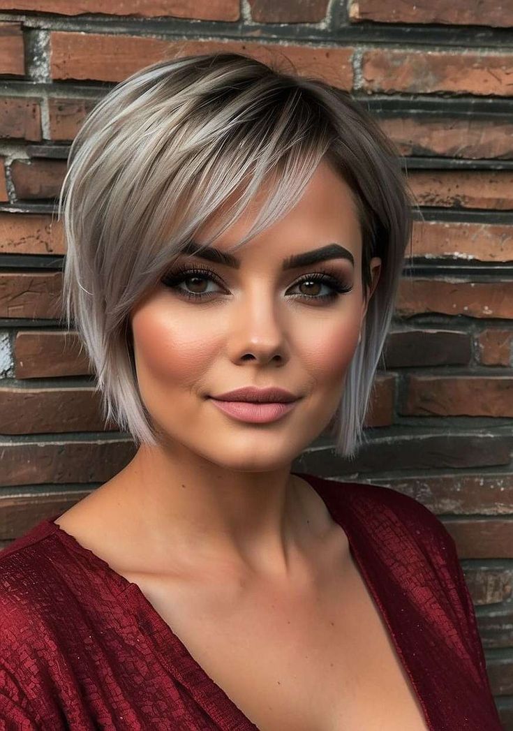 Choppy Bob Hairstyles For Fine Hair, Bob Haircut For Round Face, Chic Bob, Choppy Bob Haircuts, Fall Hair Cuts, Choppy Bob Hairstyles, Hairstyle Trends, Bob Hairstyles For Fine Hair, Shoulder Length Hair Cuts