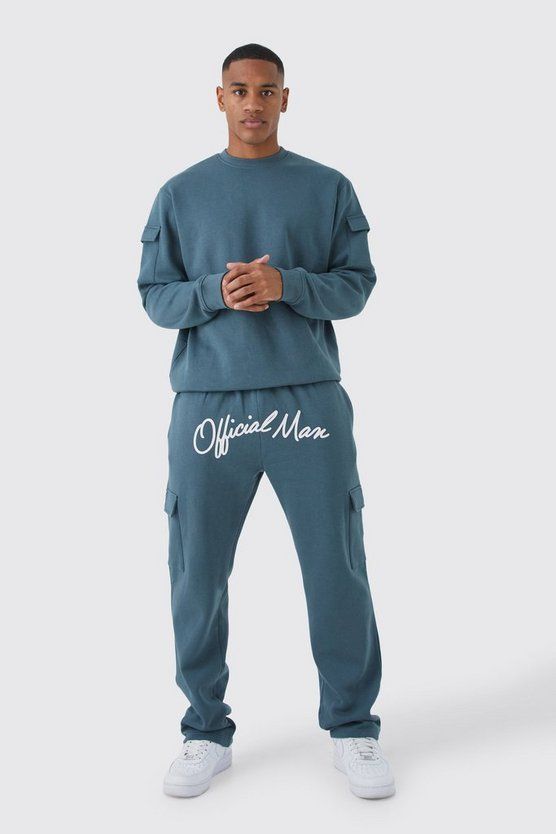 Binge nights just got even comfier. 'Outside' can be uncomfortable sometimes, but at least you can face it in the most comfortable clothes. BoohooMAN's sweater tracksuits may be perfect for lazy days at home, but as they also carry our signature style and quality they're just as good for wearing out and about. Keep warm and look the part in the gym or on the high street by pairing jumpers and sweatpants with matching trim, or make the most of takeaway nights in an oversized twin set with plenty of room to spread out. If you're looking for an on-trend urban summer look, try a boxy short-sleeved shirt with matching fleece shorts or pants. Style: Sweatshirt TracksuitDesign: Plain BrandedFabric: BrushbackDetail: CargoLength: RegularNeckline: CrewFit: RegularSleeve Length: Long Sleeve Athleisure Fits Men, Boohooman Outfits Men, Men Joggers Outfit, Sweatpants Outfit Men, Mens Joggers Outfit, Men Street Outfit, Feeling Content, Womens Cargo, Snapchat Streaks