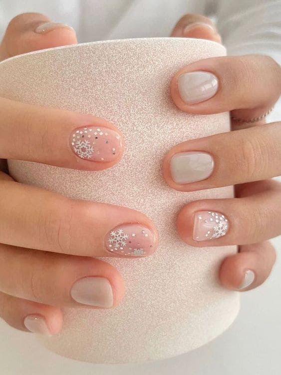 Winter Nail Colors, Nail Art Inspo, Nails Art Ideas, Milky Nails, Nail Art Glitter, Subtle Nails, Christmas Gel Nails, Simple Gel Nails, Nails Polish