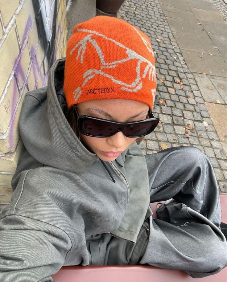 @ellakyndesen Beanie And Hoodie Outfit Aesthetic, Graphic Beanie Outfit, Copenhagen Streetwear, Skater Fits, Cool Beanies, Beanie Fits, Beanie Outfit, Style Beanie, Trendy Boy Outfits