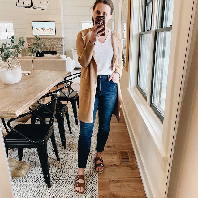 jillgg's good life (for less) | a west michigan style blog: 6 ways to style: Birkenstocks! Birkenstock Fall Outfit, Brown Birkenstock Outfit, Styling Birkenstocks, Berkinstocks Outfit, Style Birkenstocks, Simple Classic Style, Birkenstock Outfit, Birkenstock Style, Western Michigan