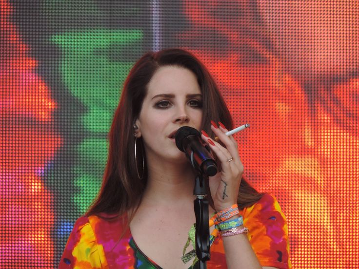 Lana Del Rey Glastonbury 2014, Lana Del Rey Glastonbury, Cult Leader, Lizzy Grant, Glastonbury Festival, Heart Shaped Sunglasses, Light Of My Life, My Vibe, Queen Elizabeth