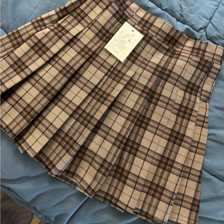 Mini Skirts Size L But Fit A Medium, Never Worn Still Tags On It Javon Walton, Plaid Mini Skirt, Brown Plaid, Plaid Skirt, Cute Skirts, Plaid Skirts, Skirt Pattern, Cute Pattern, Black Tan