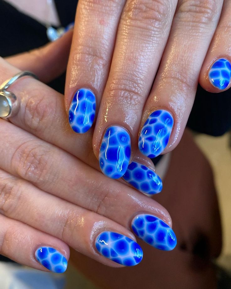 ⚡️•𝖌𝖊𝖑𝖘 𝖇𝖞 𝖌𝖎𝖓𝖌𝖊 •⚡️ on Instagram: “Okay - I’m obsessed 😍” Summer Gel Mani, Nail Inspo Short Nails, Blue Nail Inspiration, Avatar Nails, Snake Skin Nails Designs, Snakeskin Nails, Snake Skin Nails, Teen Nails, Nails Today