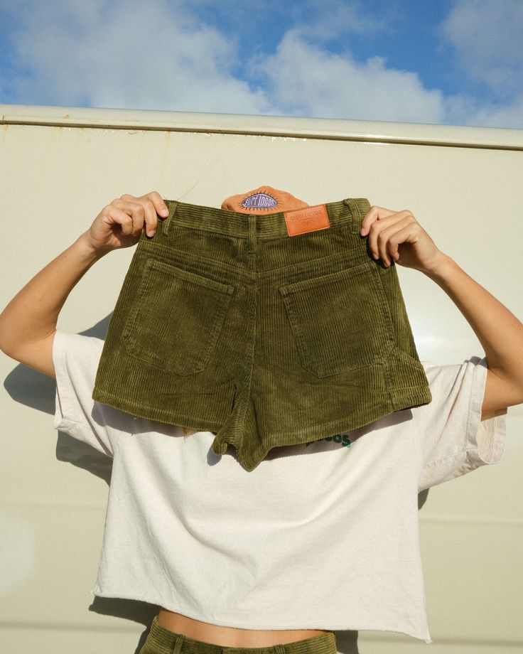 new washed green cords for spring 🌻 Corduroy Shorts With Relaxed Fit, Corduroy Relaxed Fit Short Bottoms, Corduroy Bottoms With Relaxed Fit And Short Length, Relaxed Fit Corduroy Shorts, Green Corduroy Summer Bottoms, Green Corduroy Bottoms For Summer, Summer Green Corduroy Bottoms, Relaxed Fit Corduroy Shorts With Pockets, High-waisted Washed Cotton Shorts