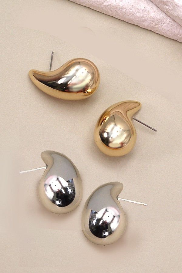 GRACEFUL LIGHTWEIGHT TEARDROP EARRINGS Teardrop Earrings Gold, Spa Items, Post Metal, Chunky Earrings, Pearl Hoop Earrings, Stunning Earrings, Your Outfit, Gold Drop Earrings, Metal Finishes