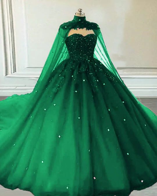 Quinceanera Dresses With Cape, Emerald Green Quinceanera Dresses, Emerald Green Quinceanera, Green Ball Gown, Green Quinceanera, Green Quinceanera Dresses, Dream Meaning, Green Wedding Dresses, Emerald Green Dress