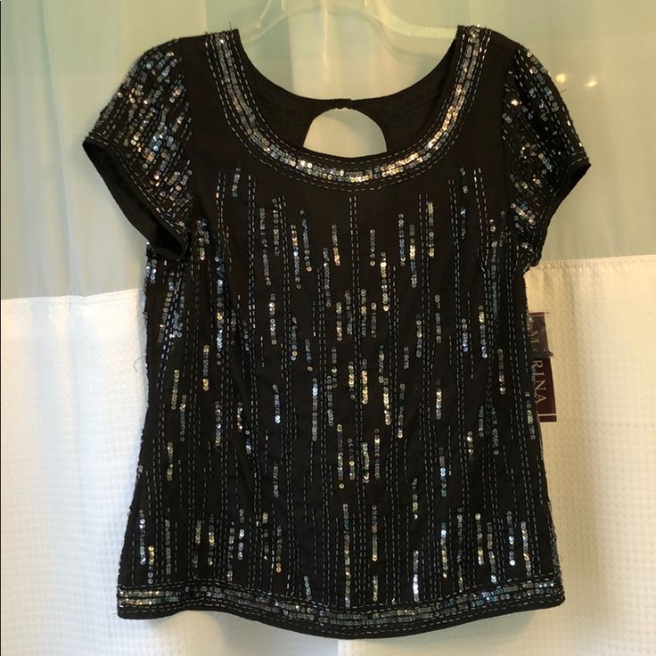 Marina Beautiful Black Short Sleeve Top With Silver Sequins. Keyhole Back. Size Large Brand New, Never Been Worn. Comes With Tags And Extra Sequins. Party Gown Dress, Viscose Blouse, Black Sequin Top, Asymmetrical Hem Top, Lace Blouse Long Sleeve, Asymmetrical Blouse, Beaded Blouse, Evening Tops, Tunic Style