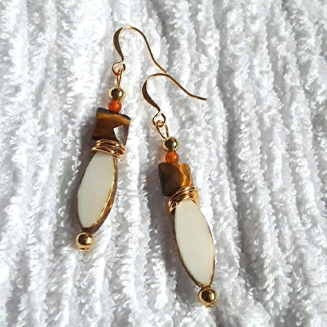 Beautiful And Unique Beaded Earrings With Glass Bead,Tiger Eye, And Amber. Length Dangles 1.5 Inches Dark Earrings, Handmade Beaded Earrings, Silver Star Earrings, Spider Earrings, Costume Jewelry Sets, Silver Statement Earrings, Handmade Earrings Beaded, Chic Earrings, Jade Earrings