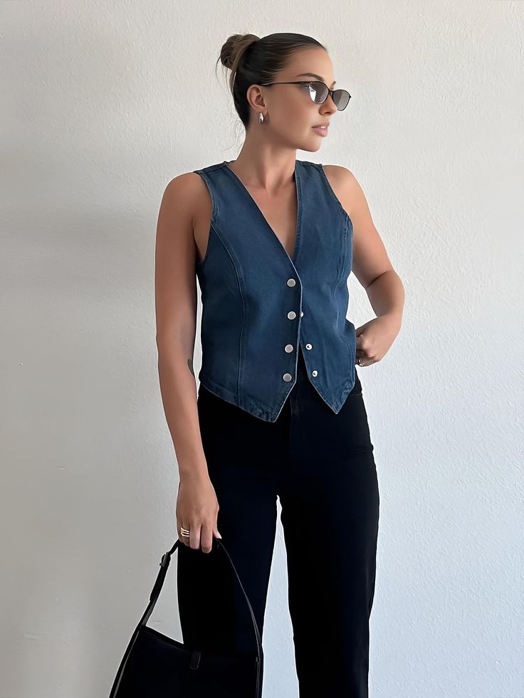 Details Composition: 100% Polyester Design: Plain Style: Casual Thickness: Regular Material: Denim Sleeve Length: Sleeveless Occasion: Leisure, Vacation, Work Size Fit Clothes Length: Regular Stretch: Non-stretch Fit Type: Regular Fit Size Length Bust XS 49 85 S 50 89 M 51 93 L 52 99 XL 53 105 XS 19.3 33.5 S 19.7 35 M 20.1 36.6 L 20.5 39 XL 20.9 41.3 Care Instructions Hand wash cold with like colors Do not bleach Do not soak Iron at a maximum of 110°C/230°F Tumble dry medium Denim Waistcoat Outfit, Denim Waistcoat Outfit Woman, Denim Vest Outfits, Waistcoat Outfit Women, Denim Vest Outfit, Waistcoat Outfit, Denim Waistcoat, Button Vest, Fit Clothes